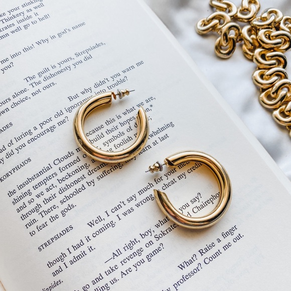 Vintage Jewelry - Vintage 90s Chunky Gold Hoops